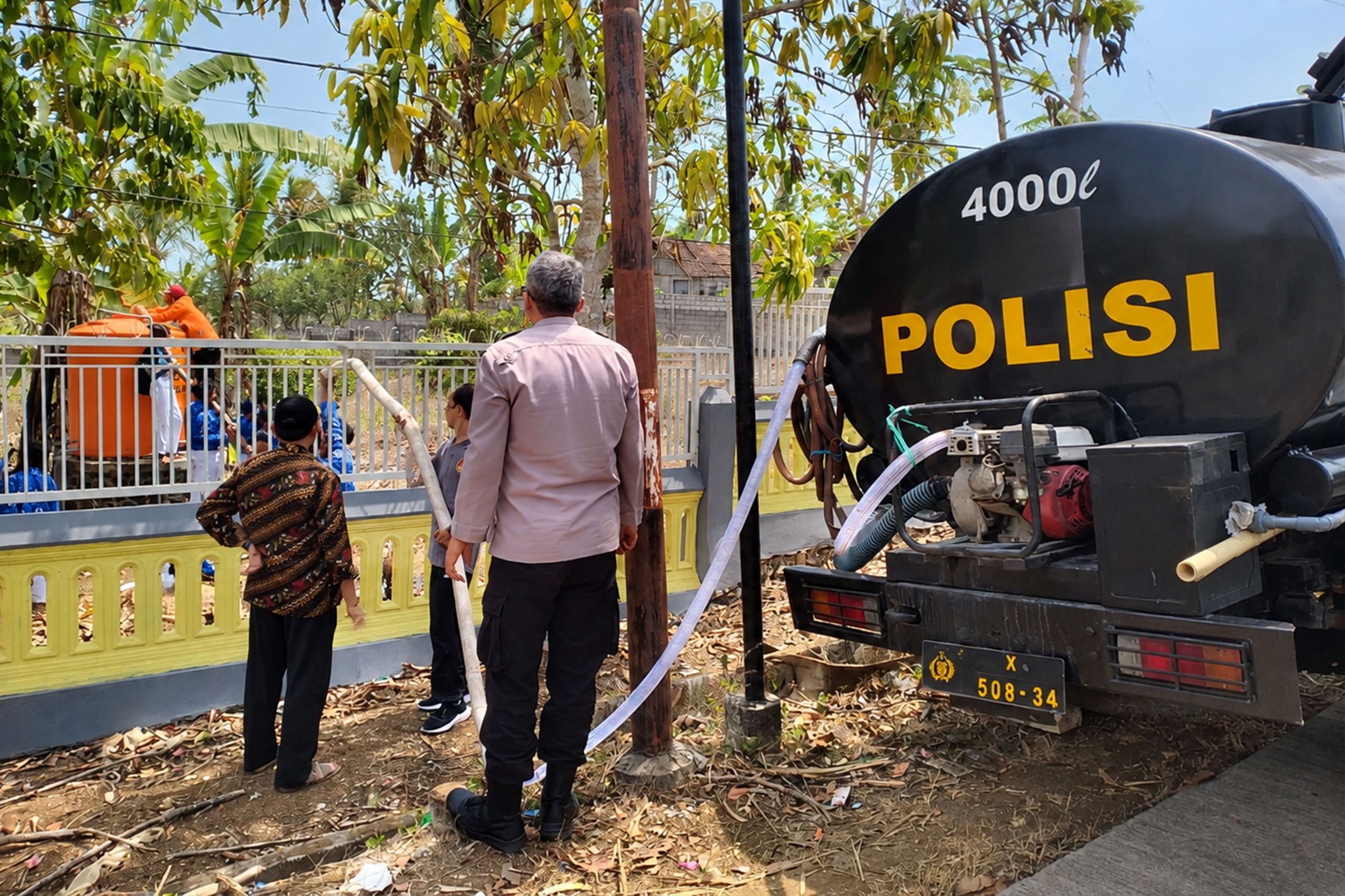 Tanggap Darurat Kekeringan, Polres Malang Pasok 35 Ribu Liter Air Bersih ke Dua Kecamatan