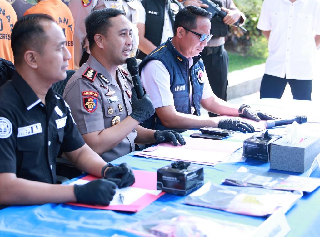 Polres Gresik Ungkap Jaringan Sabu di Menganti, Tersangka Pengedar dan 31,811 Gram Sabu Diamankan