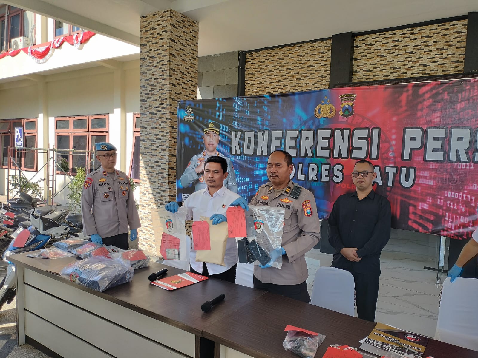 Tim URC Satreskrim Polres Batu Amankan Dua Penadah Hasil Curanmor